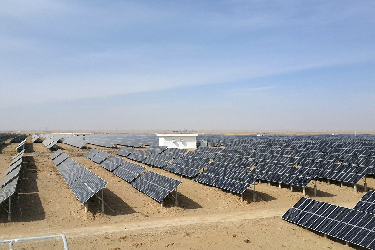 Usina solar de 10 MW na China