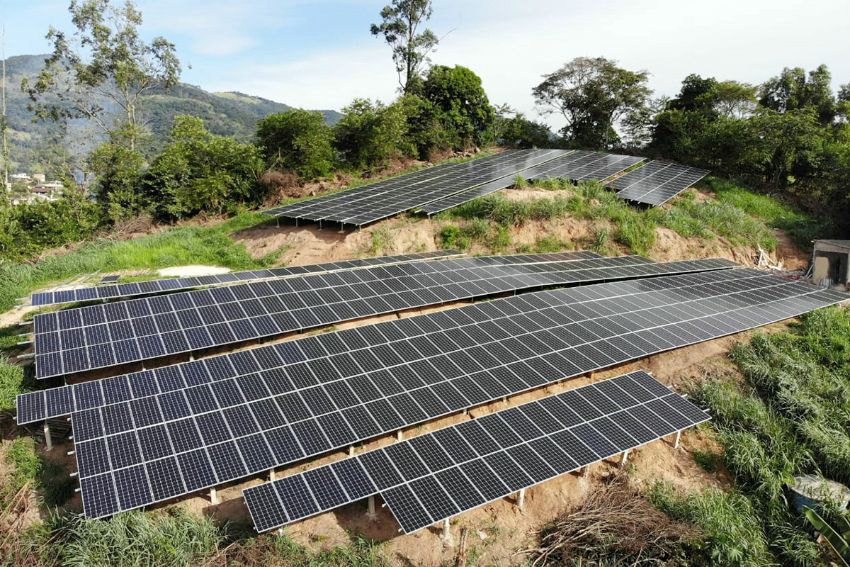 Projeto de usina solar de 150KW no Brasil